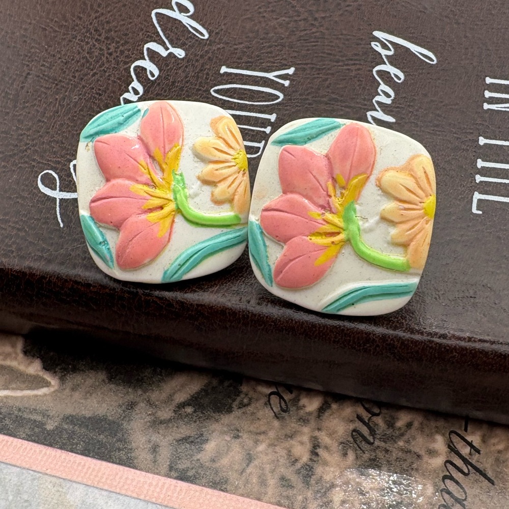 Vintage Pastel Floral Resin Statement Stud Earrings 80s 90s